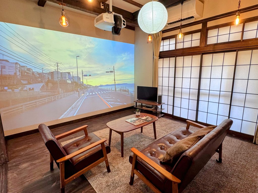 fukuya-house-living-room-projector